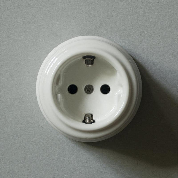 Vintage ceramic earthing socket Switchrange